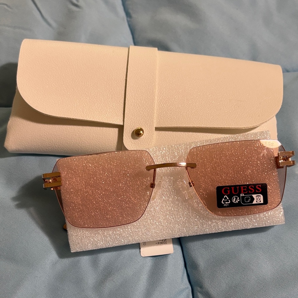Guess Rose Gold Sunglasses with Cream Case BRAND NEW